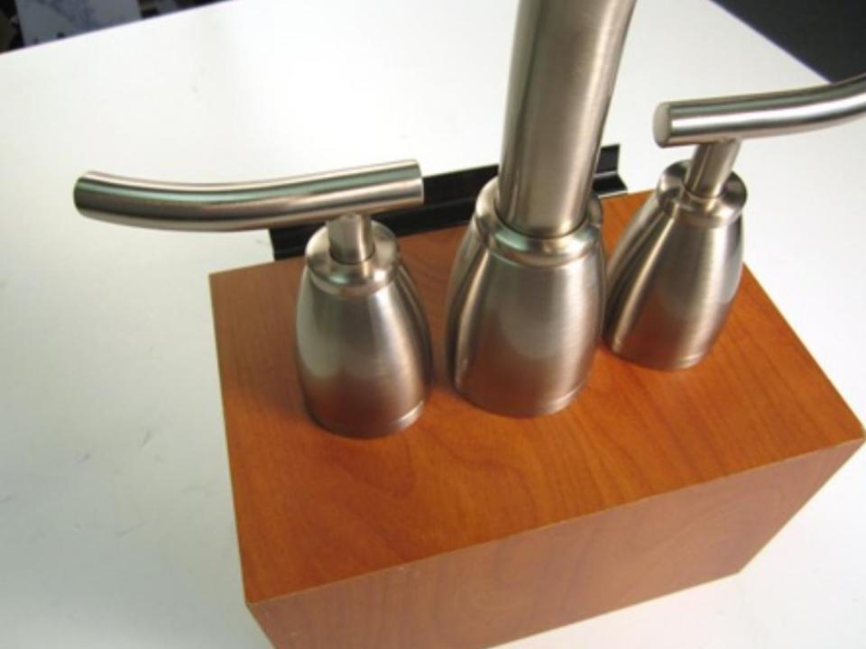 Faucet with Threaded Handle Assembly